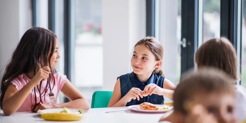 „Posiłek w szkole i w domu” będzie przedłużony do 2028 roku (24.08.2023)