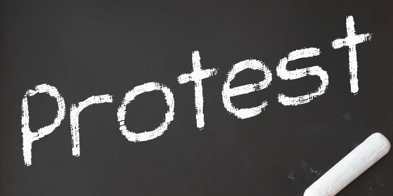 Protest nauczycieli w sprawie godzi ponadwymiarowych i wynagrodzeń (12.11.2025)