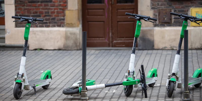 Egzaminy na kartę rowerową a hulajnogi elektryczne. Jakie zmiany w przepisach? (27.08.2025) Egzaminy na kartę rowerową a hulajnogi elektryczne. Jakie zmiany w przepisach? (27.08.2025)