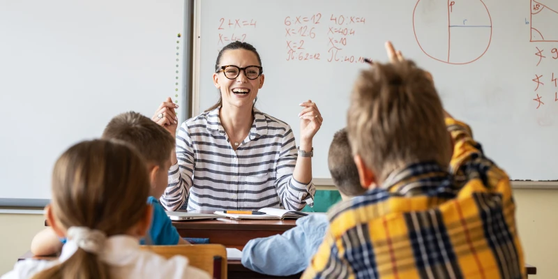Nowelizacja przepisów dotyczących godzin ponadwymiarowych bez senackich poprawek (27.11.2025)