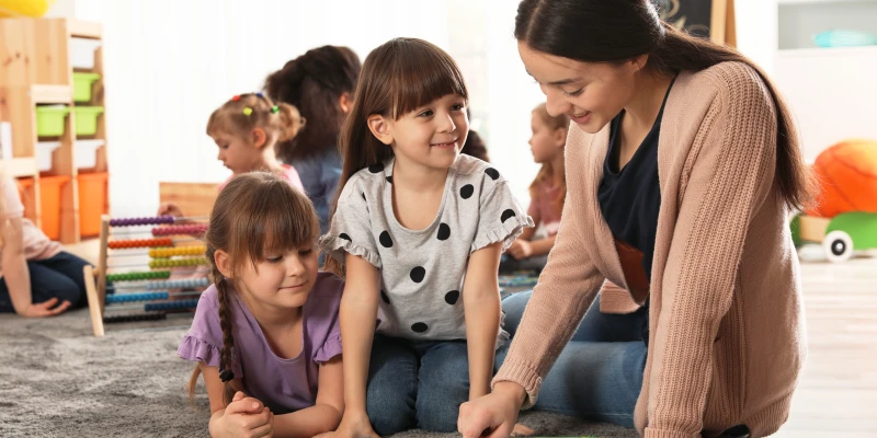 Praca w przedszkolu tylko z kwalifikacjami. MEN wycofało się z projektu nowelizacji przepisów (28.10.2025)